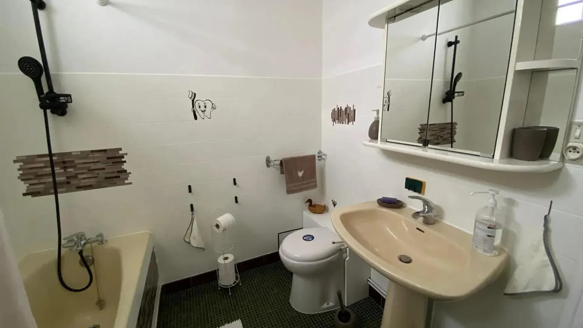 Maison Confortable Avec Piscine Pres De La Ville-Dieu フランス